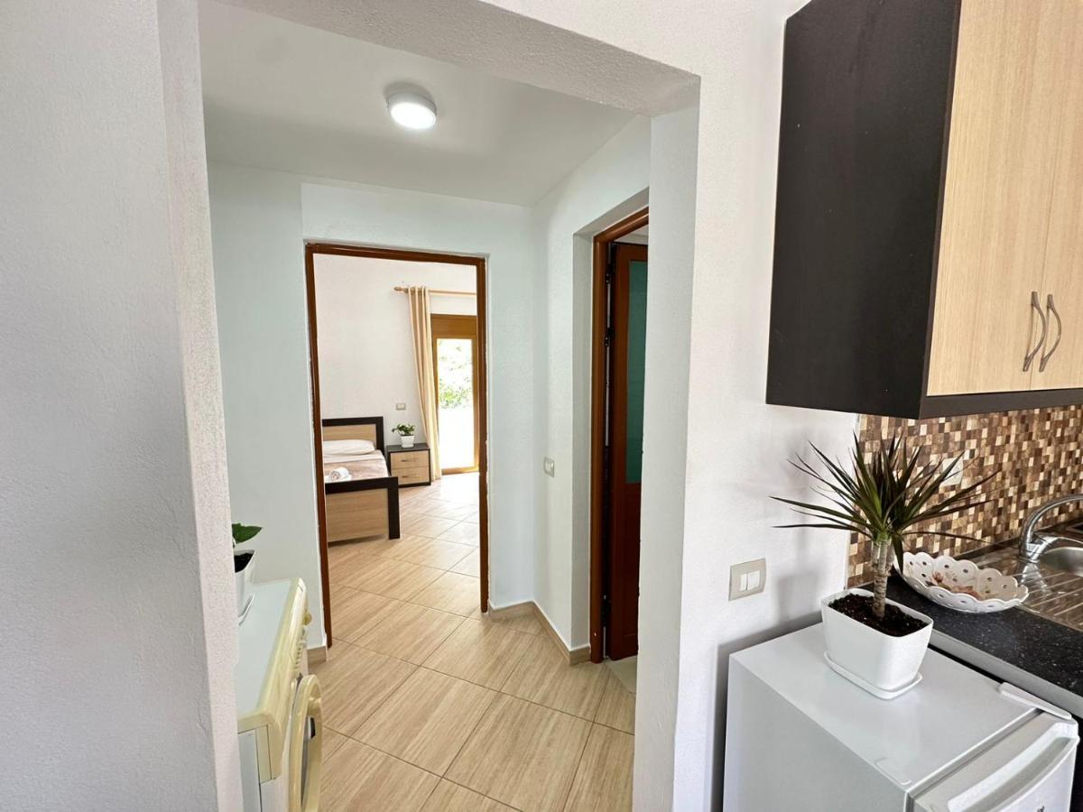 Vlora Villa With Private Parking Exterior photo